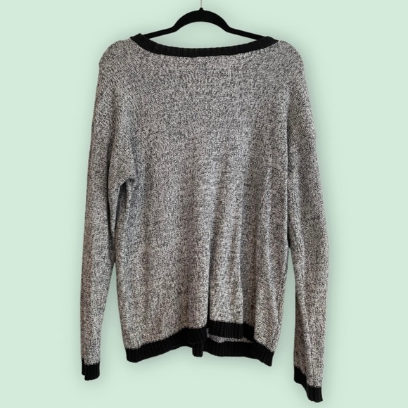 Jones New York Pullover Grey Marbled Sweater With Front Pockets - Size: L - Picture 2 of 4